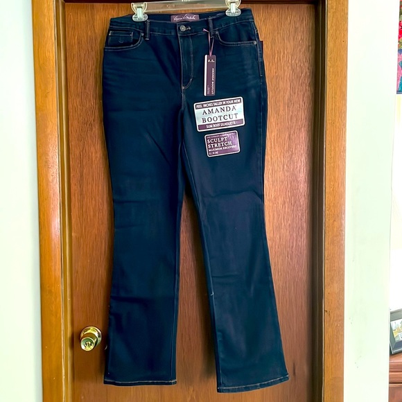 Gloria Vanderbilt Pants - Gloria Vanderbilt Amanda bootcut NWT. Size 10